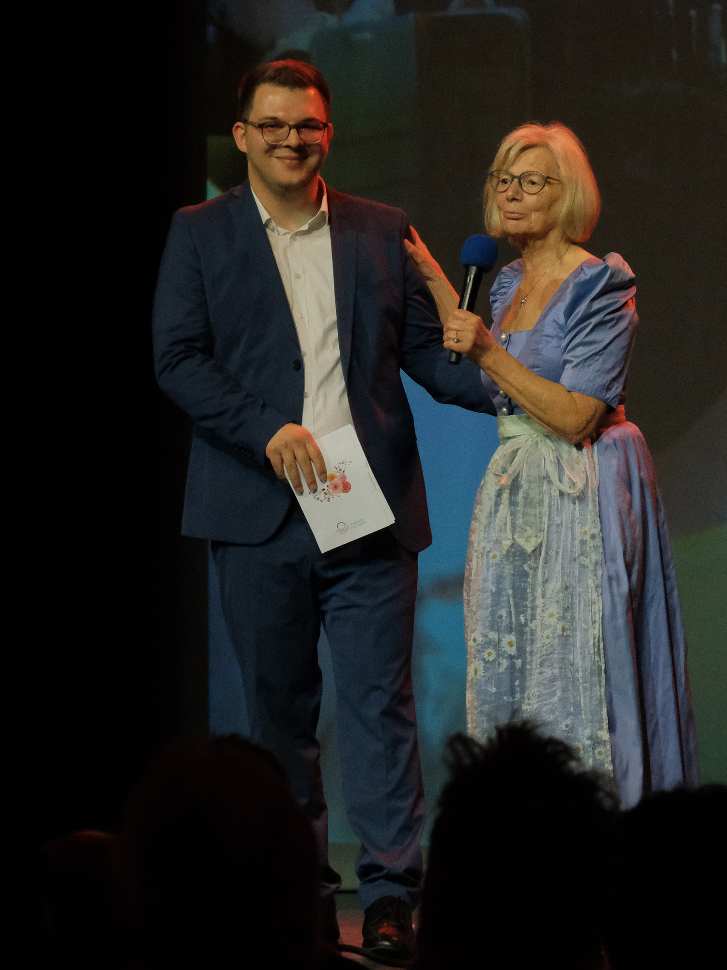 Der Bunte Nachmittag für Seniorinnen und Senioren in Gersthofen.