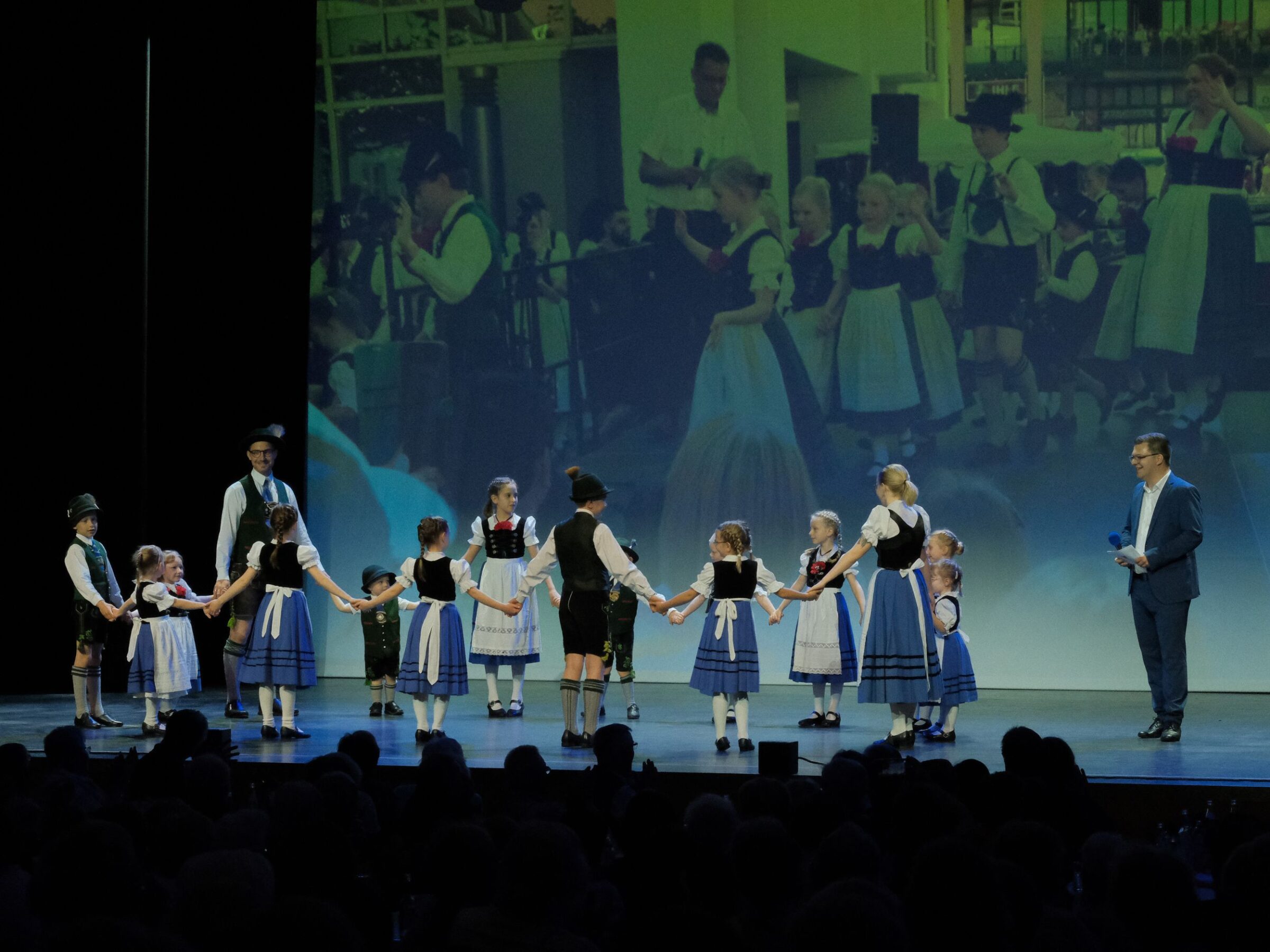 Der Bunte Nachmittag für Seniorinnen und Senioren in Gersthofen.