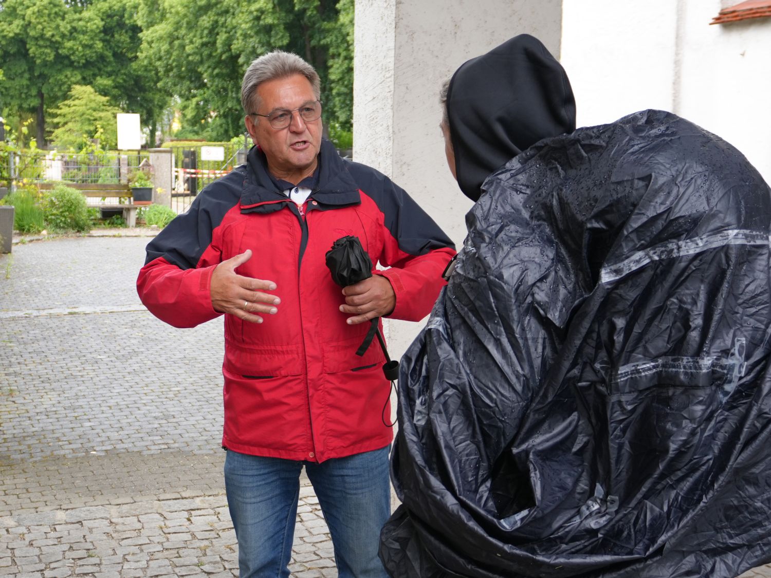 Bogi Nagy verbindet mit einer außergewöhnliche Wanderung Kunst, Geschichte und ihre persönliche Leidenschaft und besucht dabei Gersthofen.