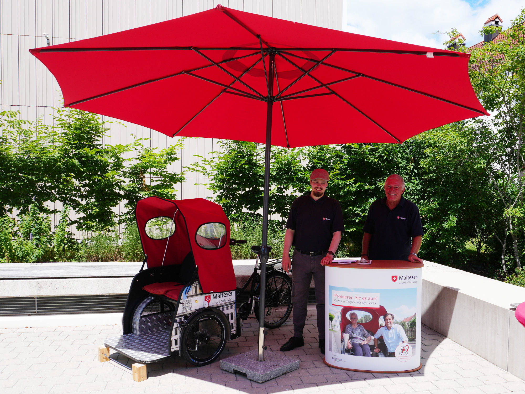 Malteser-Rikscha beim Sommerfest der Begegnungsstätte du & hier.