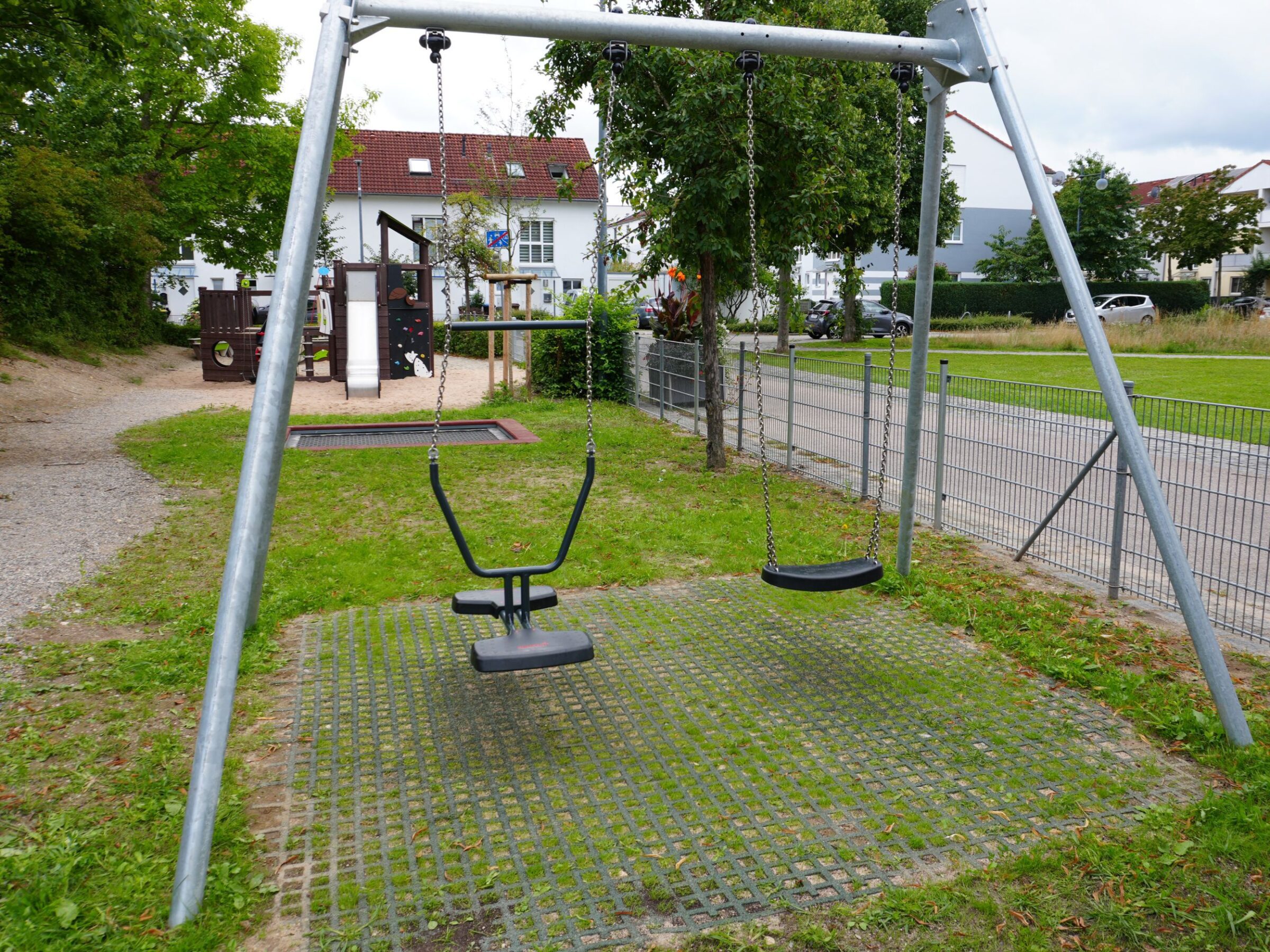 Spielplätze Laubenweg und Jenaer Straße. Hier der Spielplatz an der Jenaer Straße.