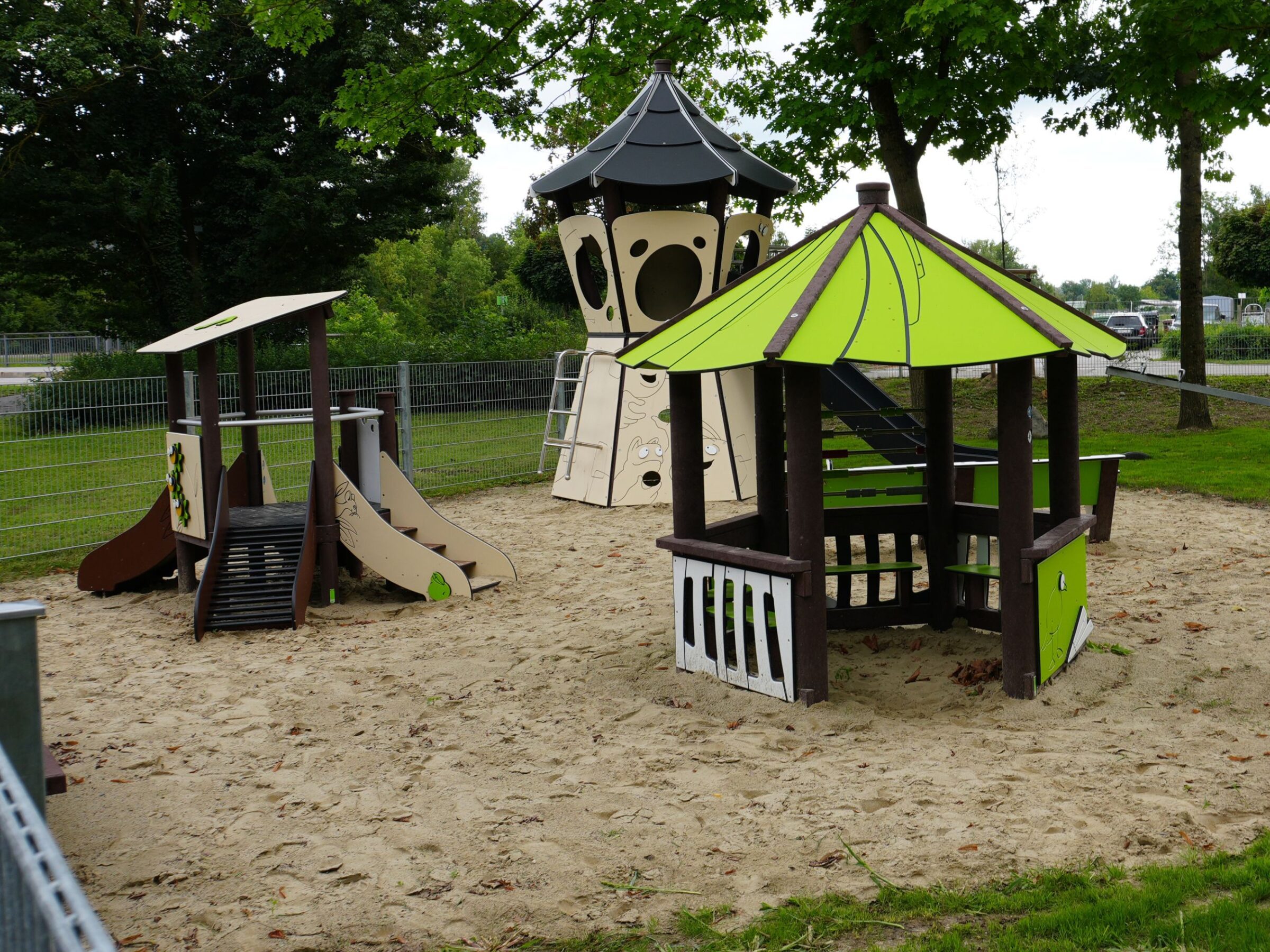 Hier der Spielplatz am Laubenweg.