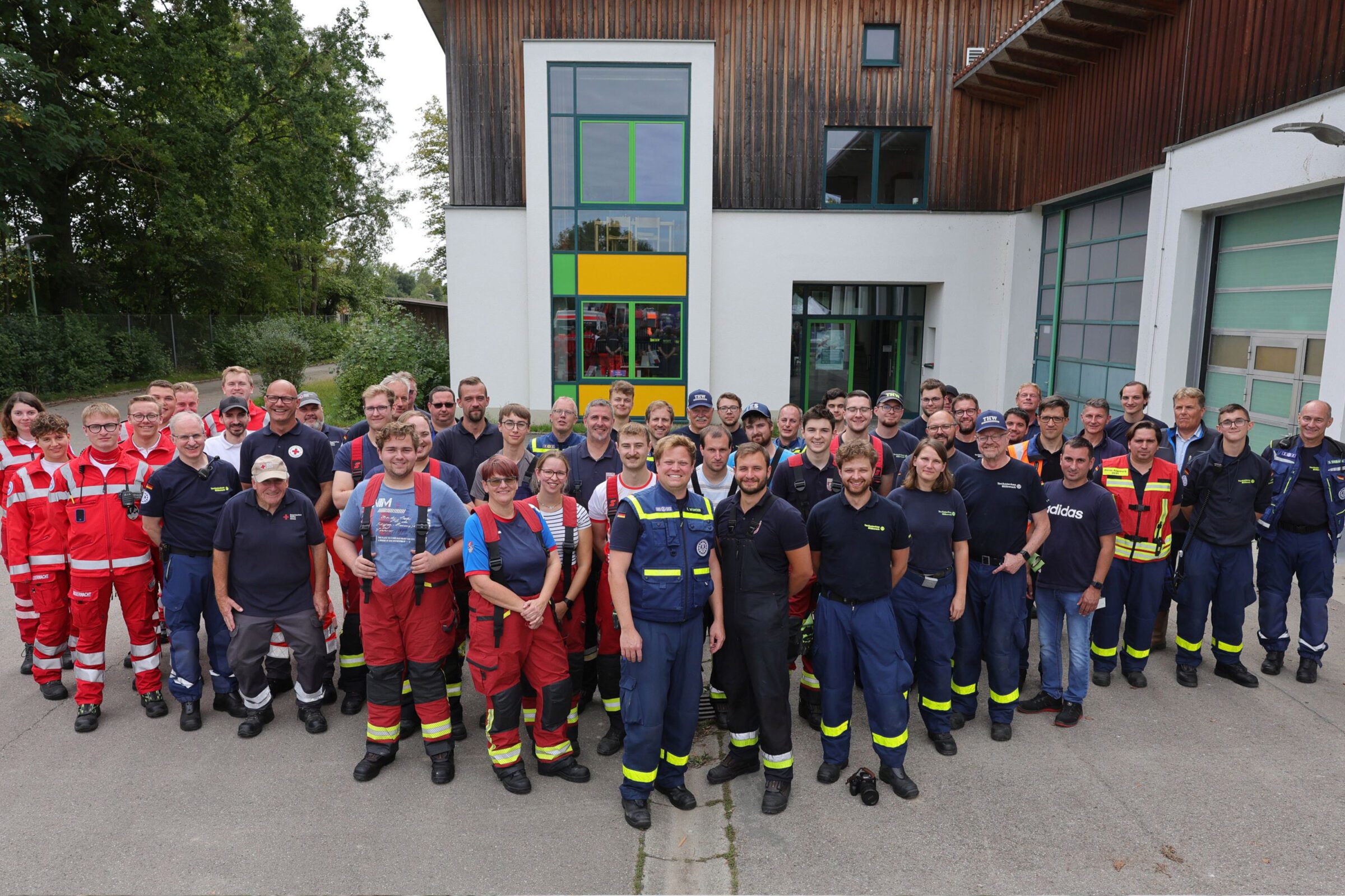 Am 13. September 2025 fand auf dem Gelände der LEW in der Nähe des Lechwehrs in Gersthofen eine Hochwasserkrisenübung statt.