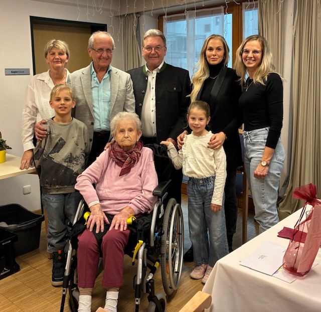 Maria Wiedholz feiert ihren 100. Geburtstag